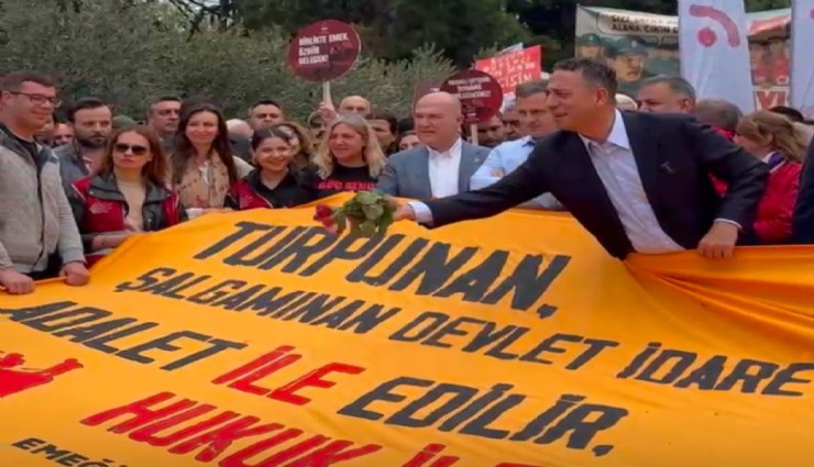 İzmir’de 1 Mayıs yürüyüşünde CHP'lilerden turp göndermesi