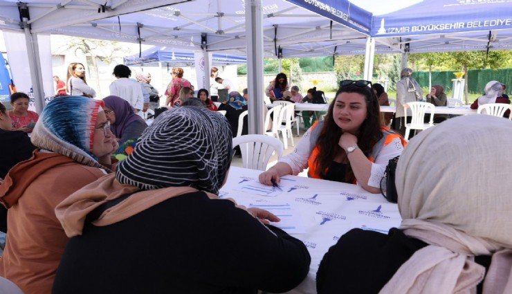 İzmir'de Sıcak Çaylar, Güçlü Bağlar buluşması dayanışmayı güçlendiriyor