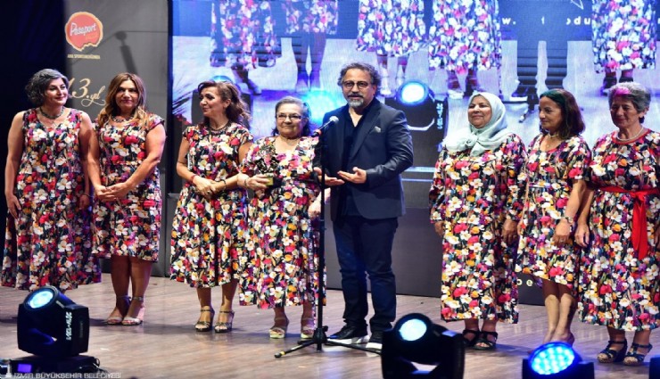 Tiyatroda İzmir rüzgarı: Bahadır Buyruk ve Ürkmez Kadınları zirvede