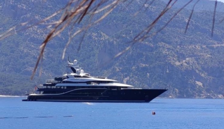 Ultra lüks tatil sezonu açıldı: Haftalık kirası 1 milyon 150 bin avroluk yat Fethiye'de