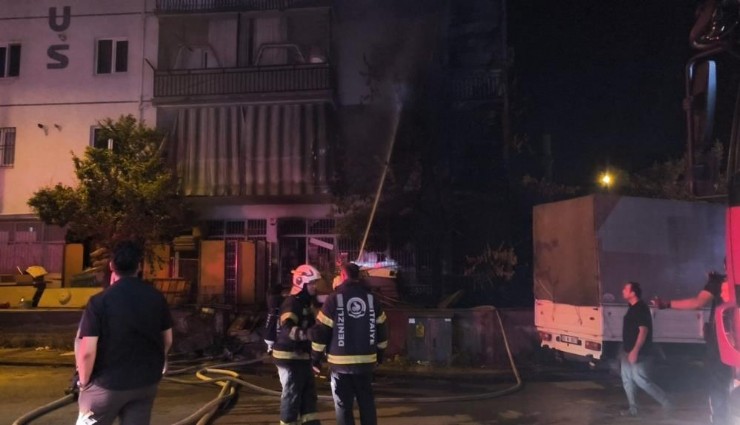 Ağaçta çıkan yangın binayı sardı