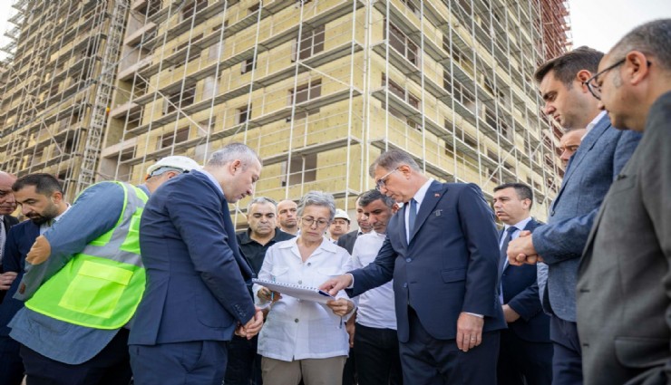 Başkan Tugay Örnekköy’deki kentsel dönüşüm projesi için sahada