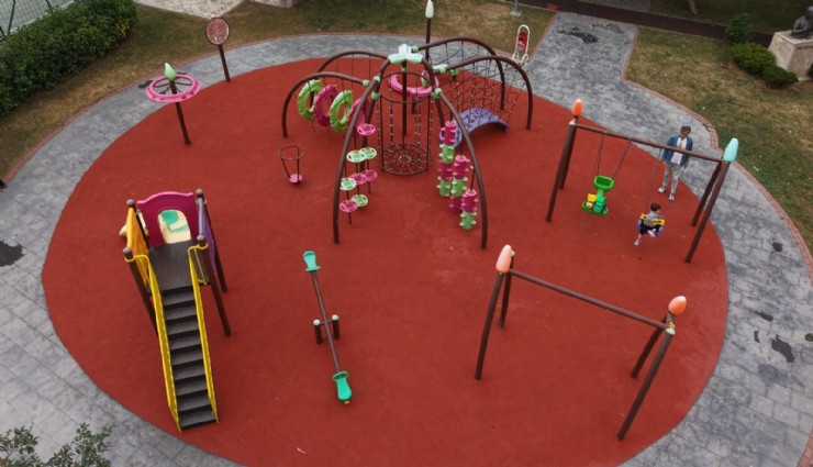 Bayraklı’ya 7 yeni park