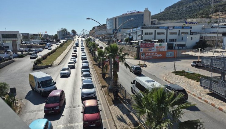 Bodrum'a 24 saatte 50 bin araç girdi
