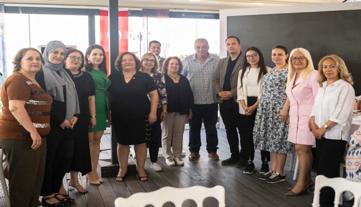 Bornova’da CHP’ye kadınlarla güçleniyor
