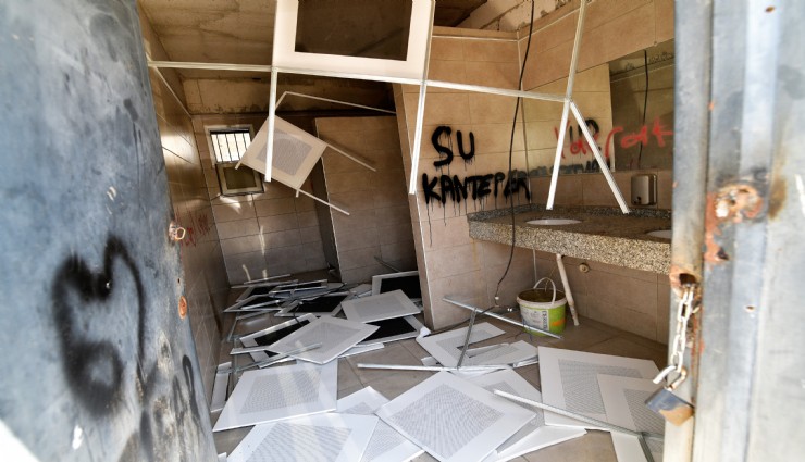 Bornova’da kamu malına saldırı: Pazaryeri tahrip edildi