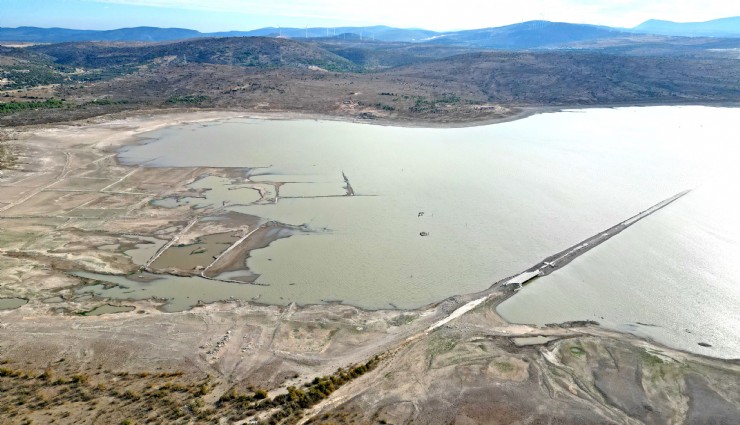 Çeşme'nin içme suyu kaynağı erimeye devam ediyor