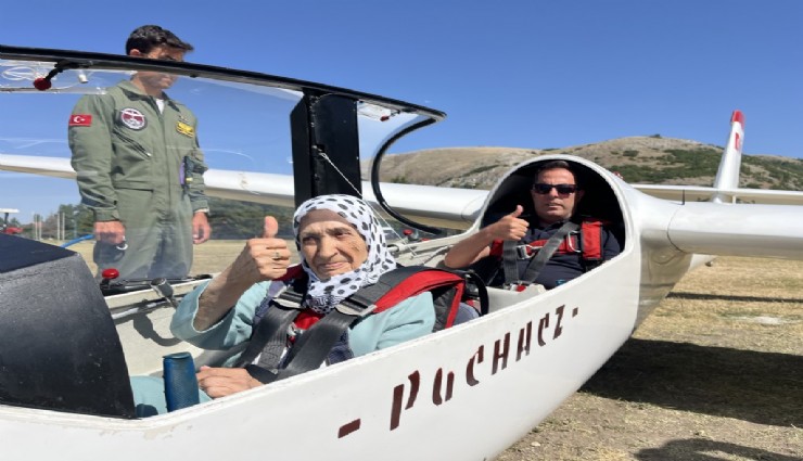 Geç kalan hayal yok: 83 yaşındaki Mürüvvet Teyze gökyüzünde