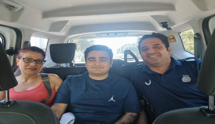 İZBB zabıta ekipleri YKS’ye giren öğrenciler için yardıma koştu