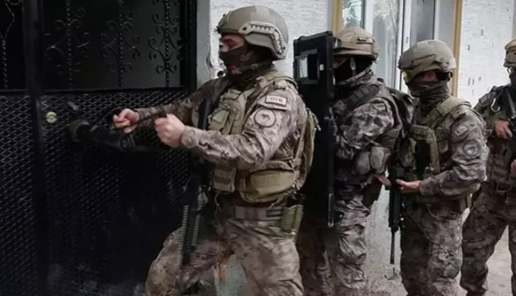 İzmir’de FETÖ operasyonu: 51 gözaltı