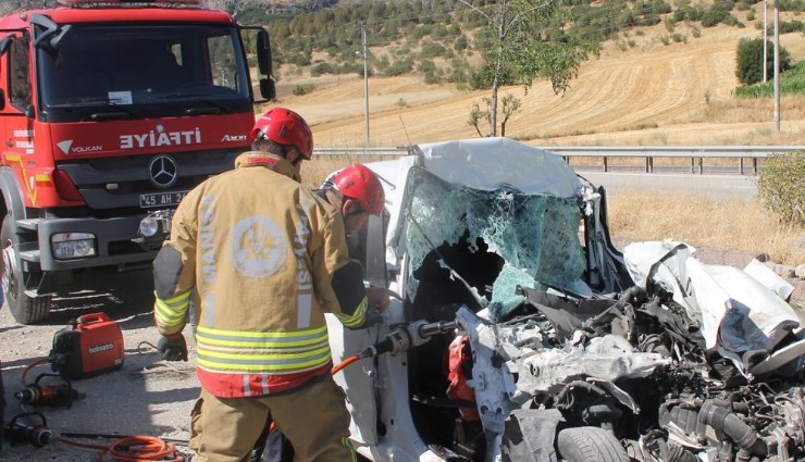 Manisa’da feci kaza: Baba ve 3 çocuğu hayatını kaybetti