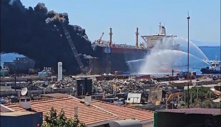 Aliağa'da tanker gemide yangın devam ediyor