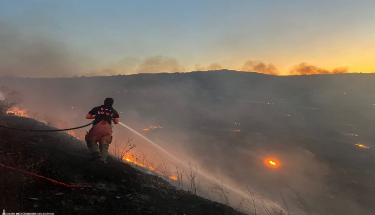 Aliağa yangınına müdahale için İzmir İtfaiyesi seferber oldu