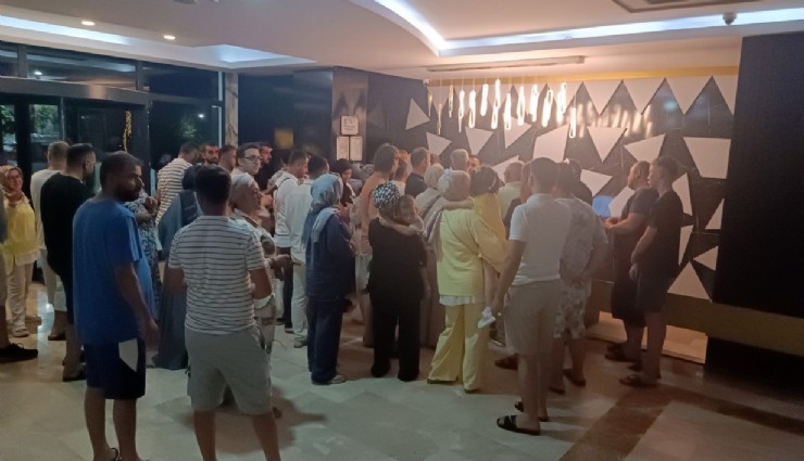 Bodrum'da turistlerden elektrik kesintisine tepki