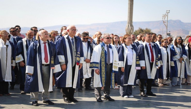 Dokuz Eylül Üniversitesi (DEÜ), 43. kuruluş yıl dönümünü büyük bir coşku ve gururla kutladı