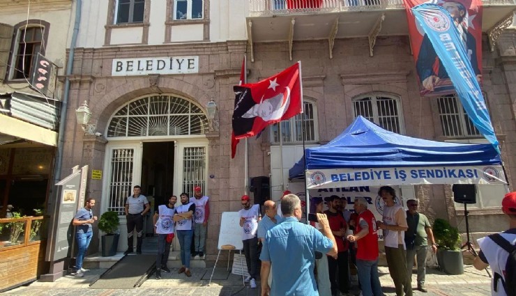 İzmir Büyükşehir Belediyesinde işten çıkarma protestosu sürüyor