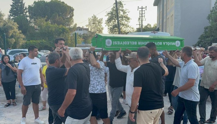 Havuza düşerek hayatını kaybeden 2 yaşındaki Asil Kemal'e veda