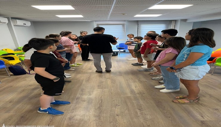 İzmir Çocuk Meclisi’nde ‘Akran Zorbalığı Eğitimi’