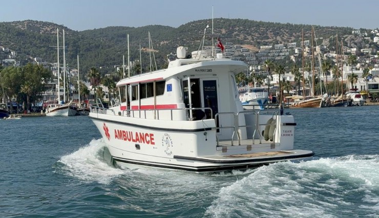 Leros Adası’nda fenalaşan gazeteci Hasan Cemal deniz ambulansıyla Bodrum’a getirildi