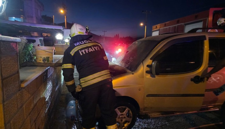 Milas’ta korkunç kaza:Otomobil hem can aldı hem yandı