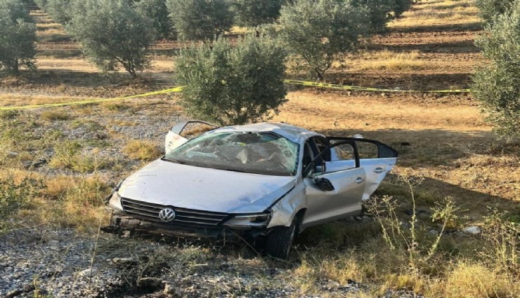 Salihli’de korkunç kaza: Araç zeytinlik alana uçtu, bir aileden 5 yaralı