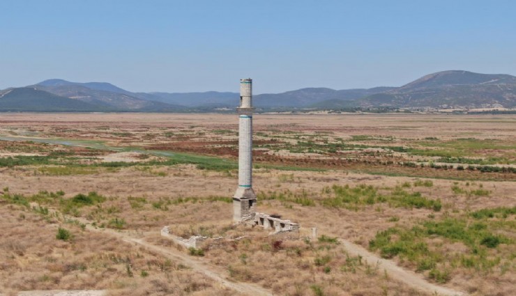 Tahtalı Barajı eriyor: Su çekildi balçık kaldı