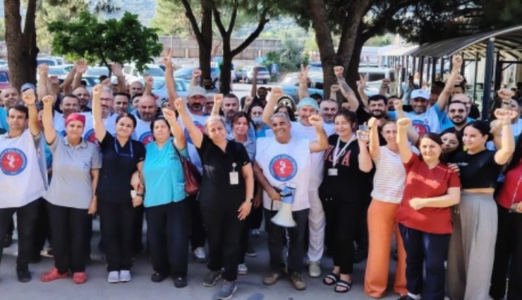 TÜRK-İŞ ve HAK-İŞ masadan kalktı: İzmir’de binlerce  işçi iş bıraktı