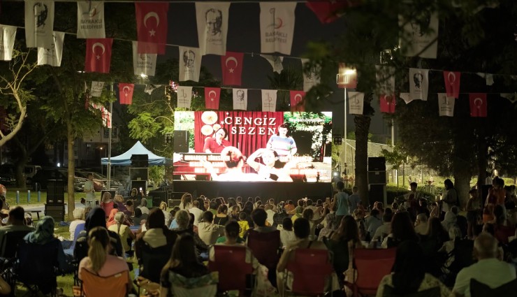 Bayraklı'da Açık Hava Sineması  keyfi