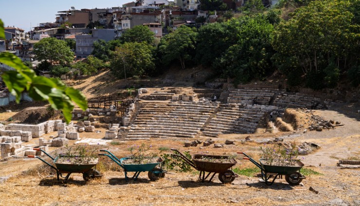 Büyükşehir’den Smyrna Antik Kenti’ne tarihi destek