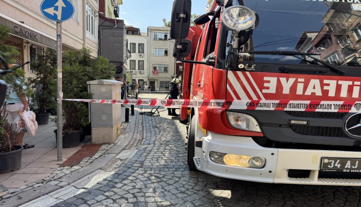 İstanbul'da 3 katlı binada yangın paniği