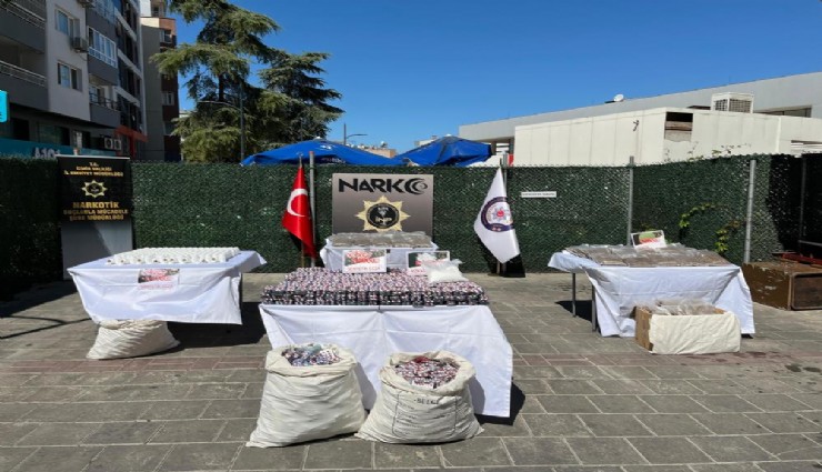 İzmir'de narkotik polisinden zehir tacirlerine büyük darbe