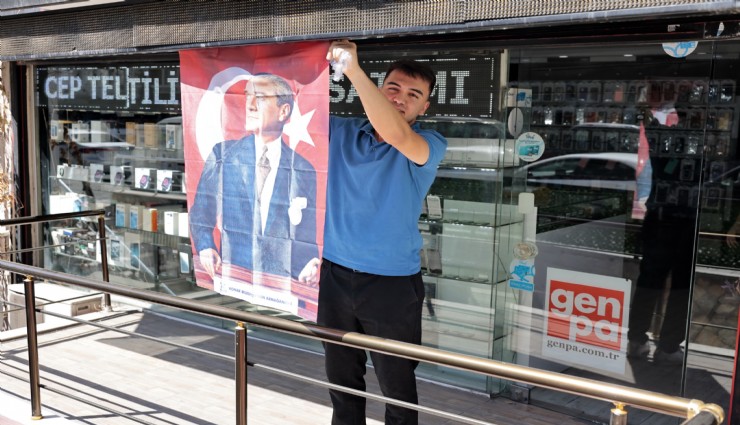 Konak Belediyesi’nden esnafa 30 Ağustos hediyesi