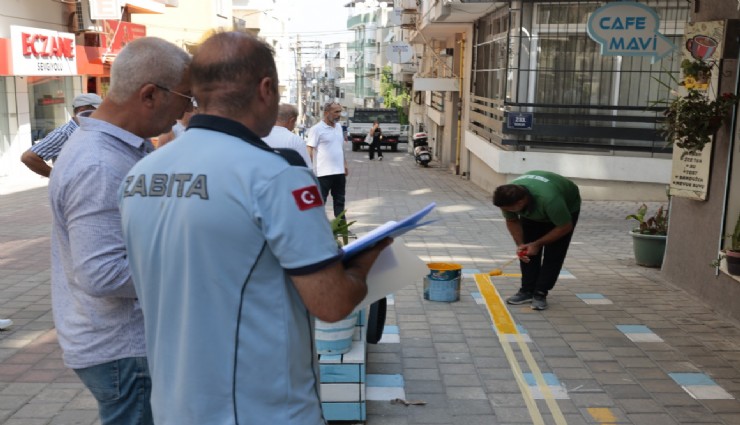 Konak’ta yaya dostu sarı çizgi uygulaması başladı