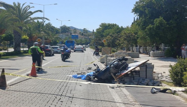 Marmaris’te feci kaza: Kasksız motosiklet sürücüsü yaşamını yitirdi
