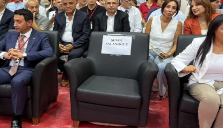 Bayraklı'da Kongre heyecanı: Aslanoğlu için boş koltuk detayı