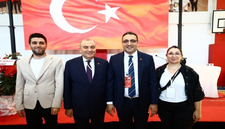 CHP Balçova İlçe Kongresi’nde Murat Aküzüm yeniden başkan seçildi