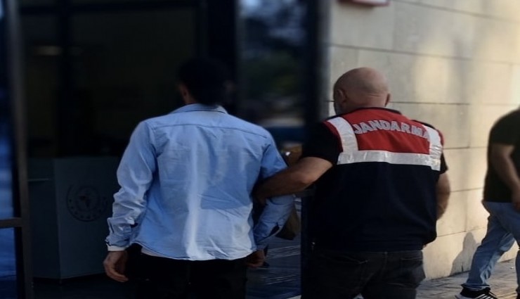 İzmir'de DEAŞ operasyonu: 2 gözaltı