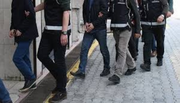 İzmir'de FETÖ paylaşımlarına 10 gözaltı