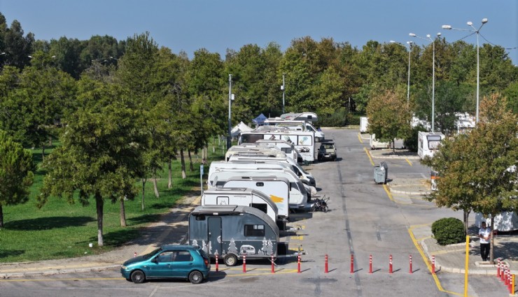 Karavancıların gözdesi: İnciraltı tekne ve karavan parkı