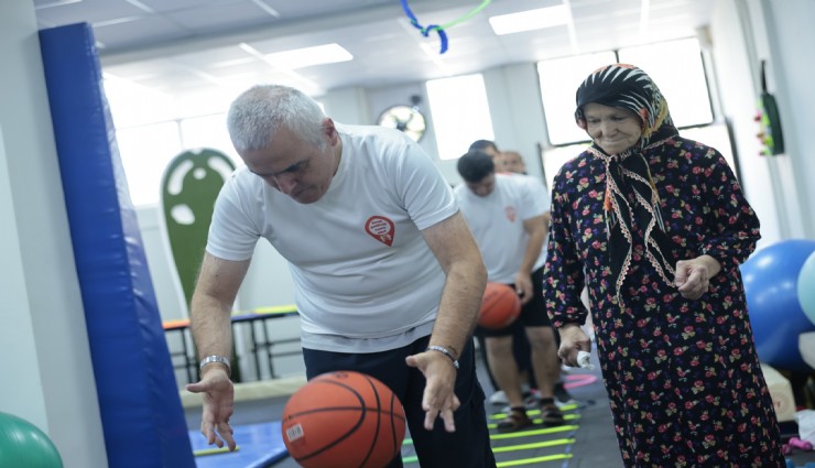 Konak Engelsiz Yaşam Köyü’nün çocuk yürekli abisi