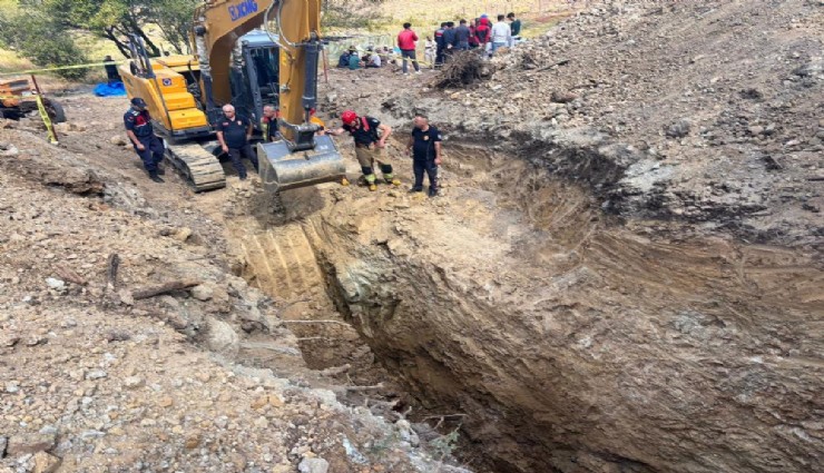Manisa’da toprak kayması: 2 çiftçi göçük altında kaldı