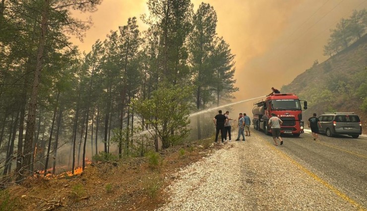 Muğla'da alevlerle mücadele devam ediyor