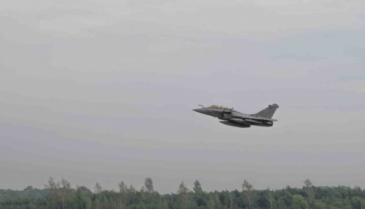 Polonya'da NATO savaş uçakları Ukrayna sınırına sevk edildi