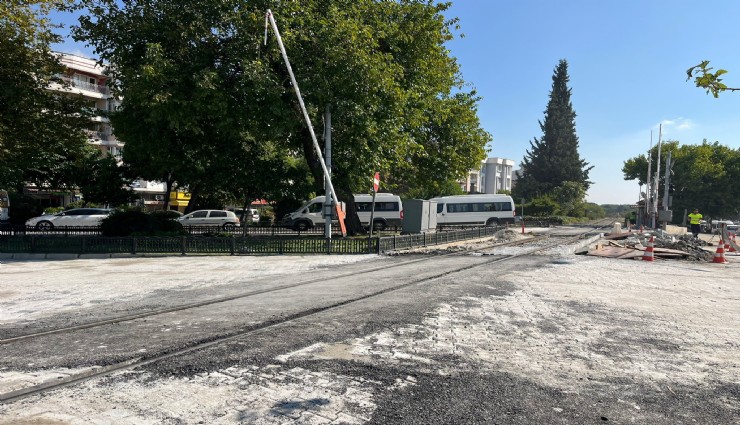 Soğukkuyu hemzemin geçidi araç trafiğine açıldı