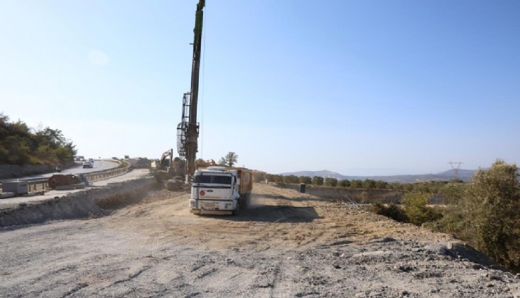 Söke Kuşadası yolunun tek yönü çökme nedeniyle trafiğe kapatıldı, bakım çalışması başlatıldı