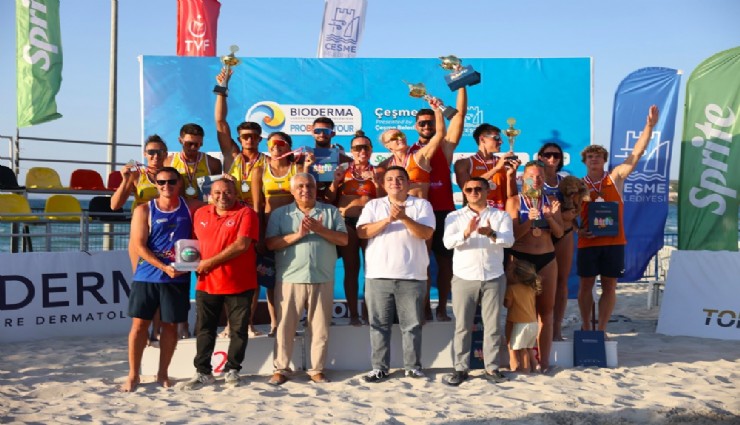 Uluslararası plaj voleybolunun kalbi Çeşme’de attı