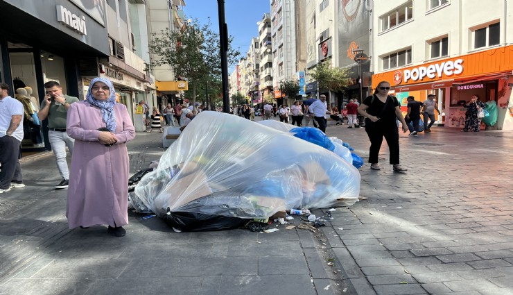 Vatandaş tepkili: Karşıyaka'da çöp dağları