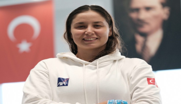 Bengisu Avcı, doğa için buzda yüzecek