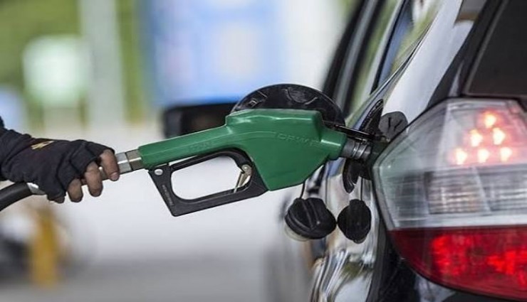 Benzine indirim bekleniyor