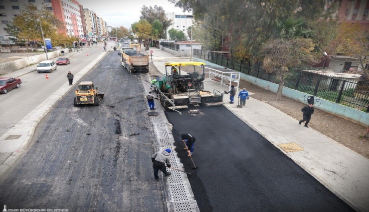 İzmir’de ulaşımı rahatlatan asfalt atağı